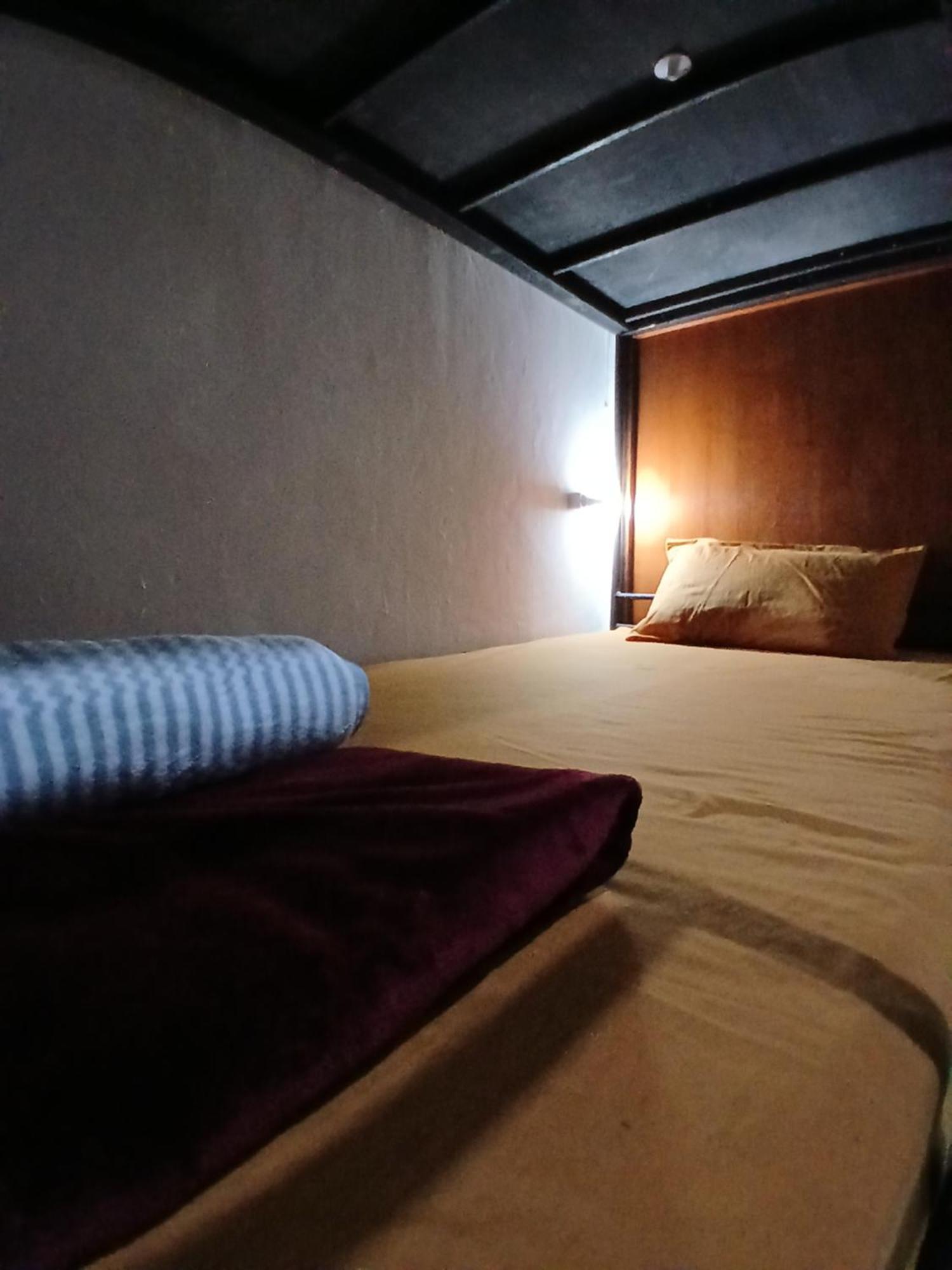 Moshi Moshi Hostel Probolinggo Bagian luar foto