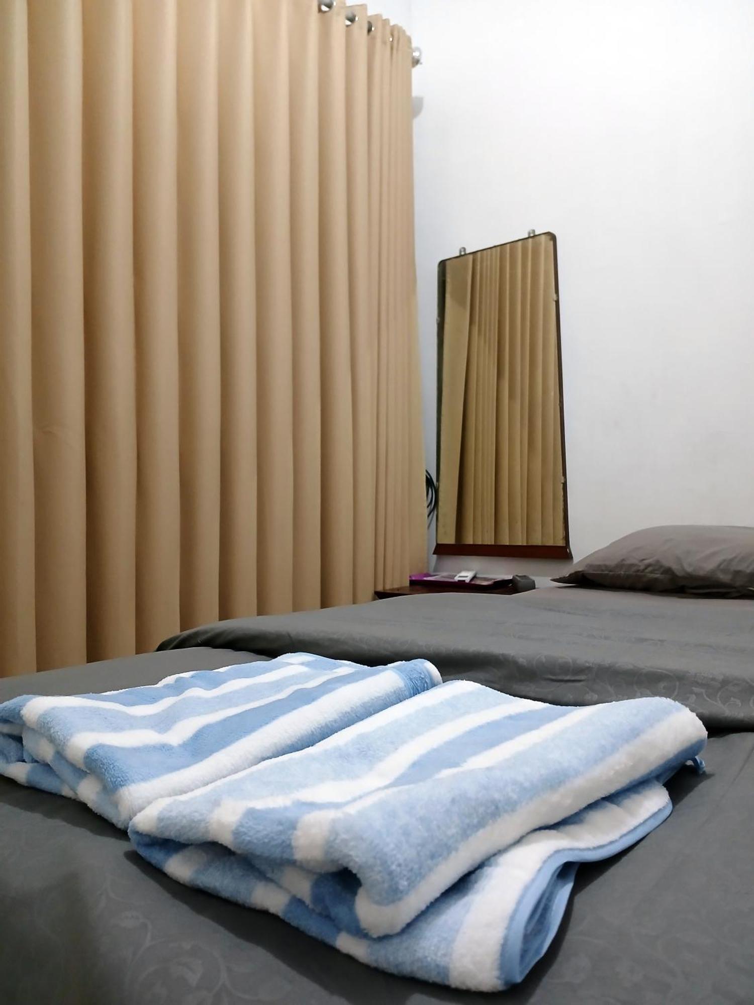 Moshi Moshi Hostel Probolinggo Bagian luar foto