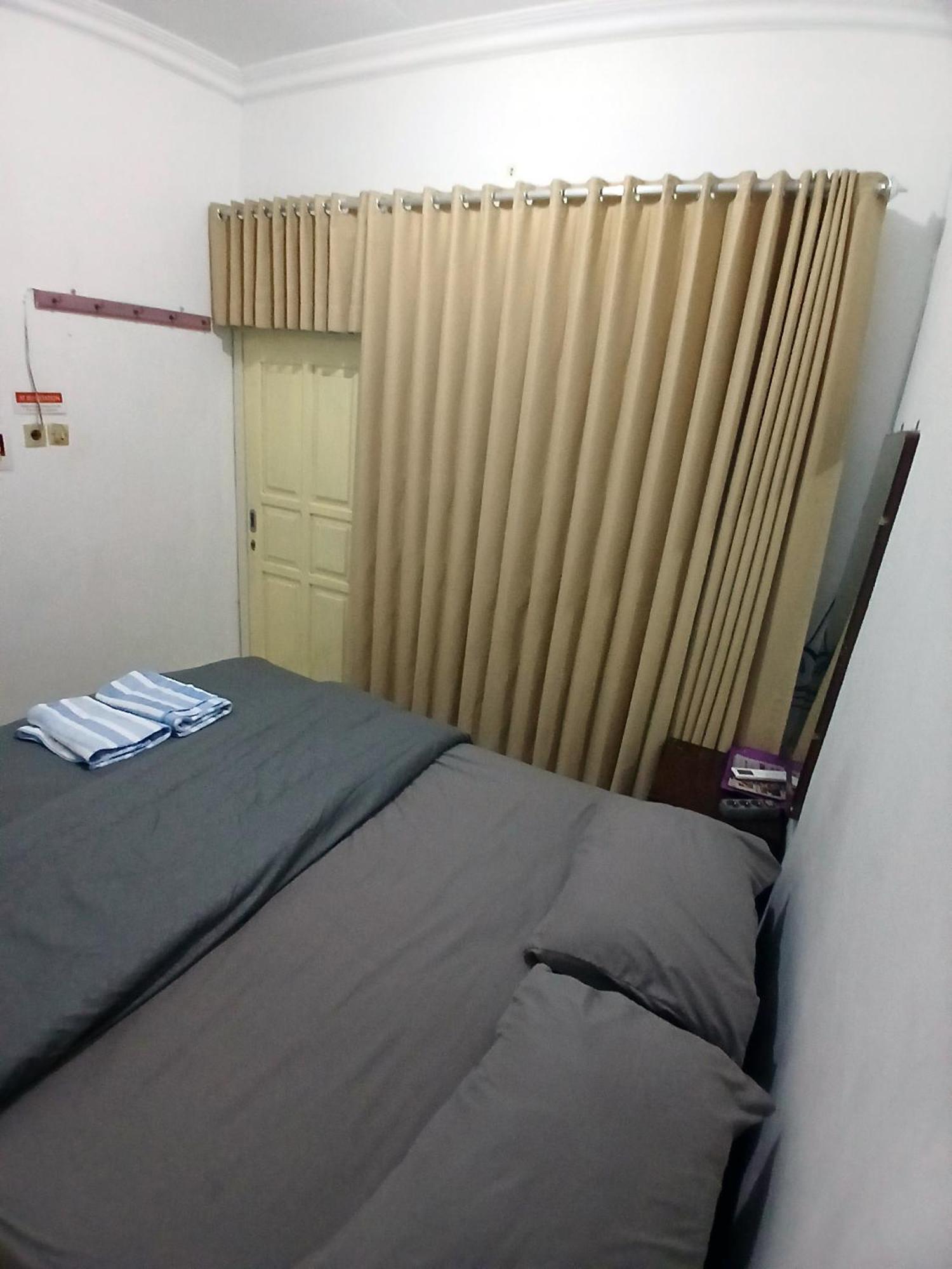 Moshi Moshi Hostel Probolinggo Bagian luar foto